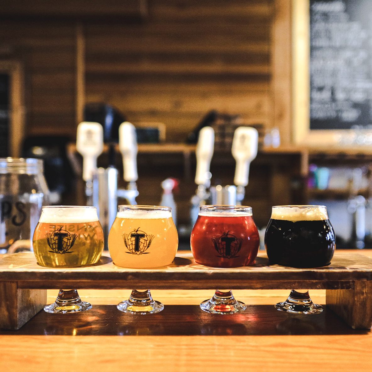 Treasures of the #bcaletrail. If you ever find your way up the BC Sunshine Coast, be sure to stop at @townsitebrewing. They make one one of our favourite brews, a dark aged sour. 🍻🍺

#bccraftbeer #explorebc #townsitebrewing